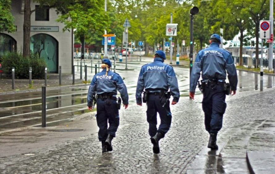 Bewerbung Bundespolizei: Karriere machen im Vollzugsdienst | Plakos