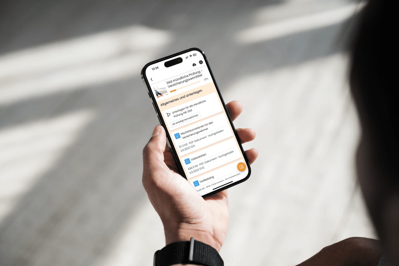 Plakos Lern-App auf mehreren Smartphones